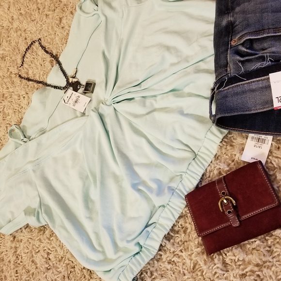 EXPRESS Off Shoulder Mint Cropped Top - Picture 2 of 4